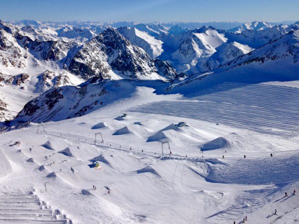 Ausblick von der Aussichtsplattform am Stubaier Gletscher