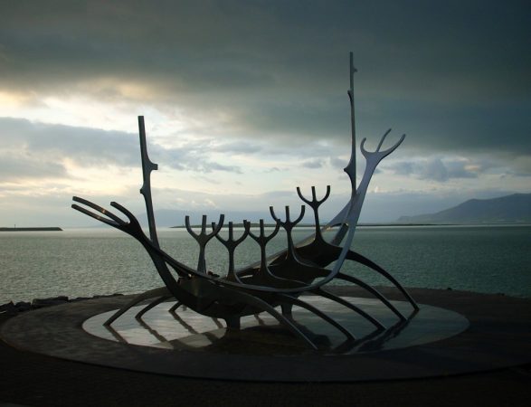Wikinger Schiff Skulptur Sólfar in Reykjavik