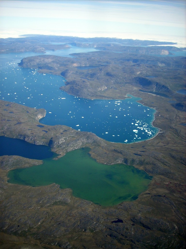 Blick aus dem Flugzeug auf Grönland