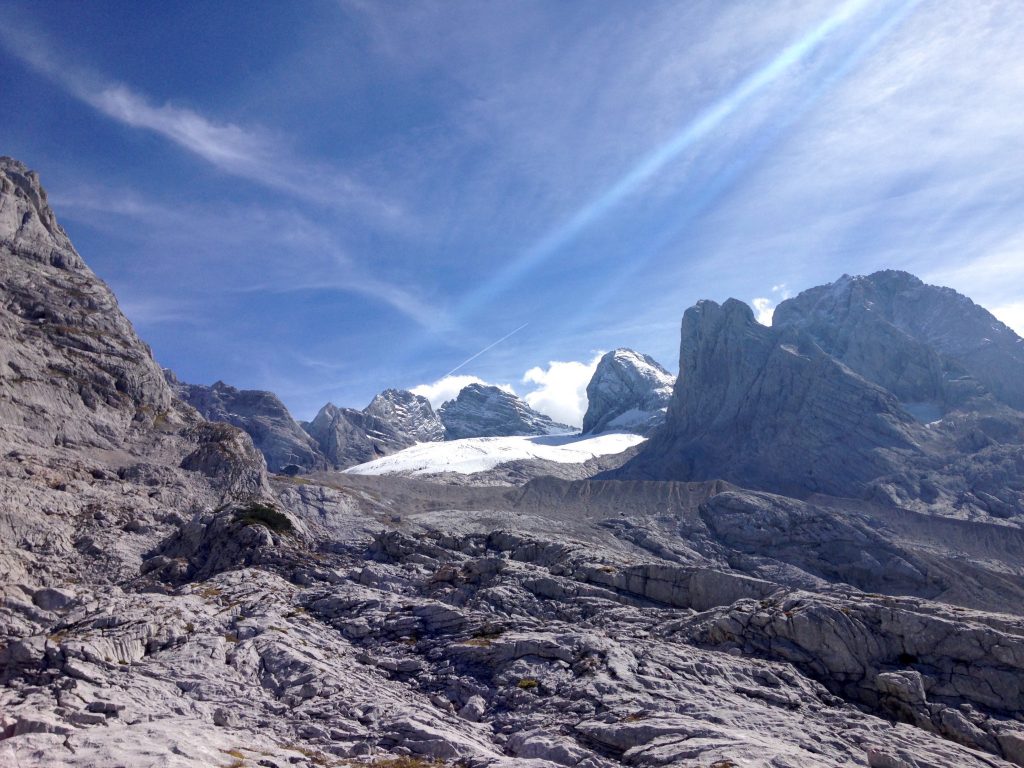 Der Gosaugletscher - links klein im Bild die Adamekhütte