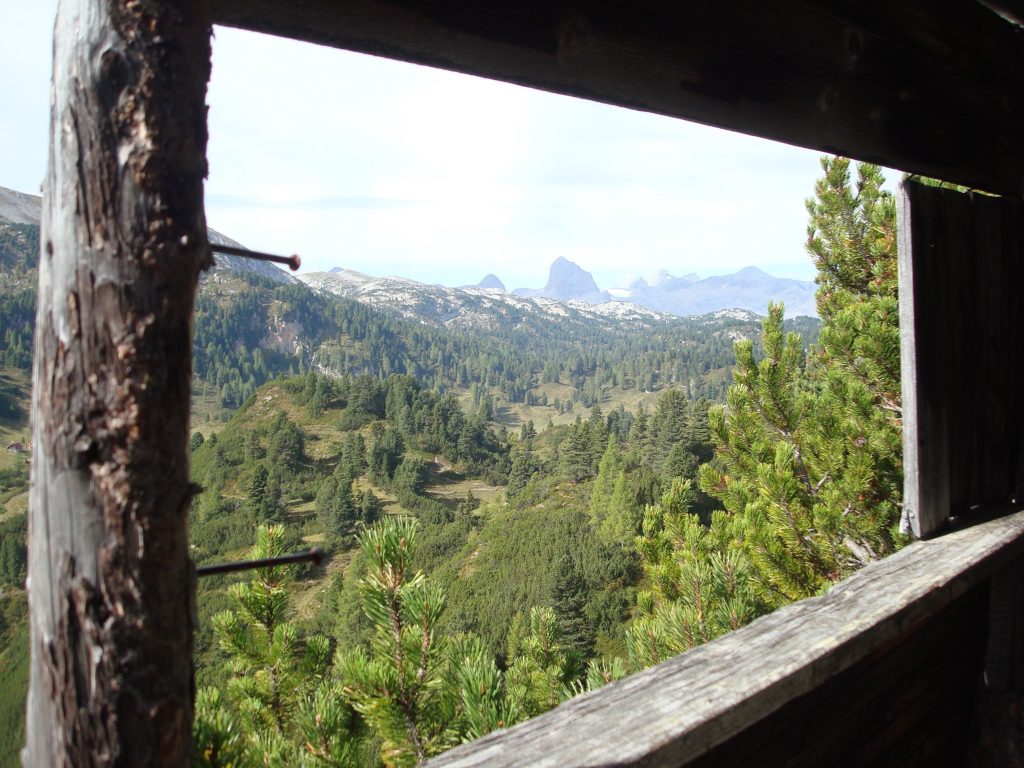 Aussicht in Richtung Dachstein Gletscher am Dachsteinrundwanderweg vom Stoderzinken zum Guttenberghaus