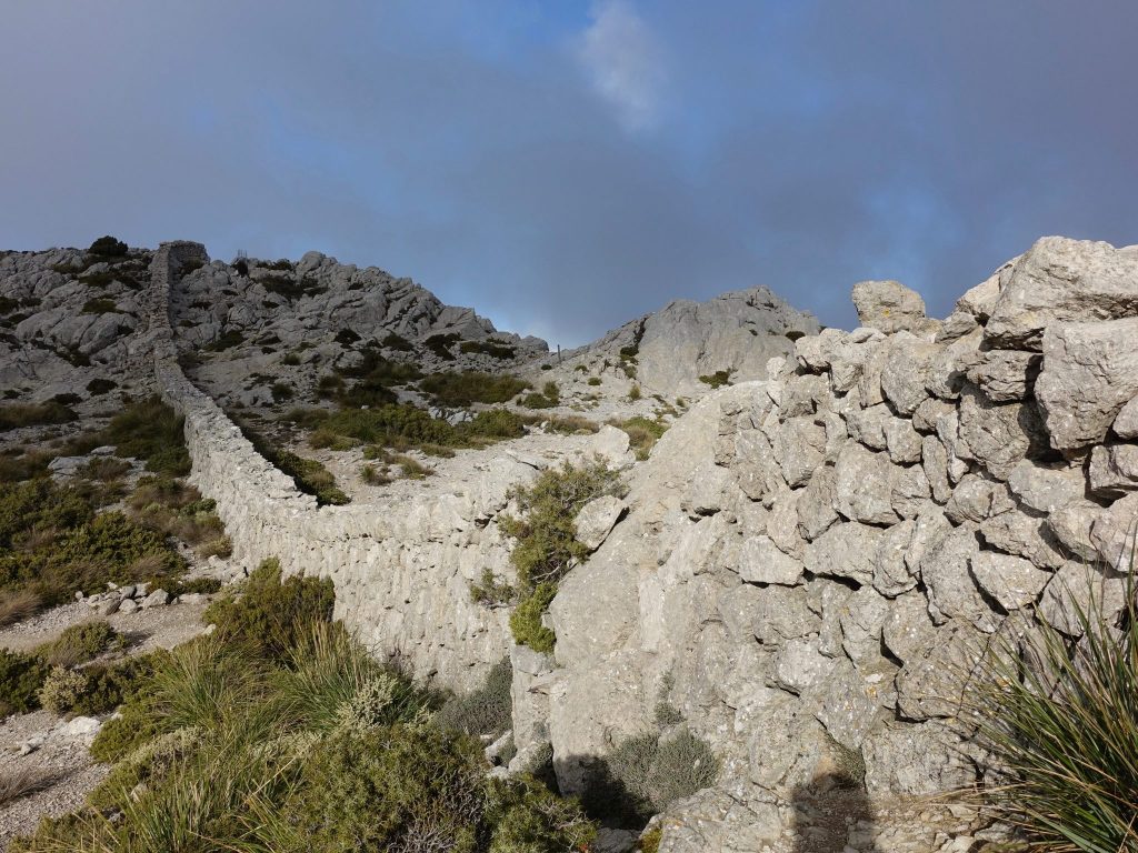 GR 221: Trockenmauer in der Serra Tramuntana