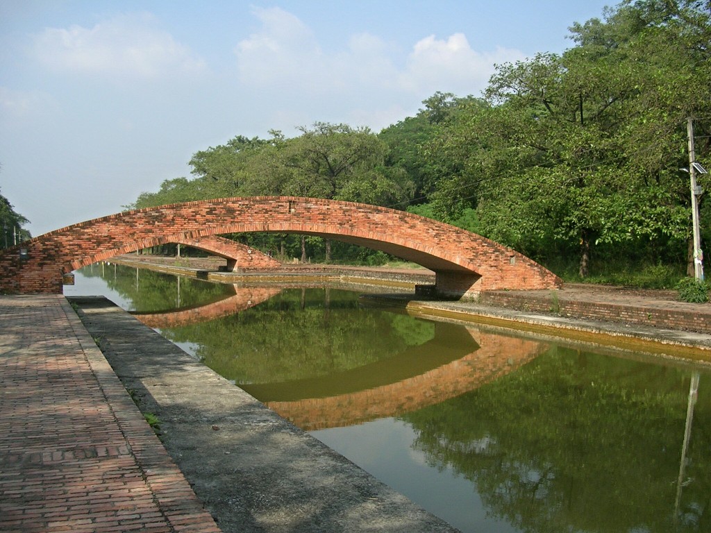 Brücke am Peace Kanal in Lumbini