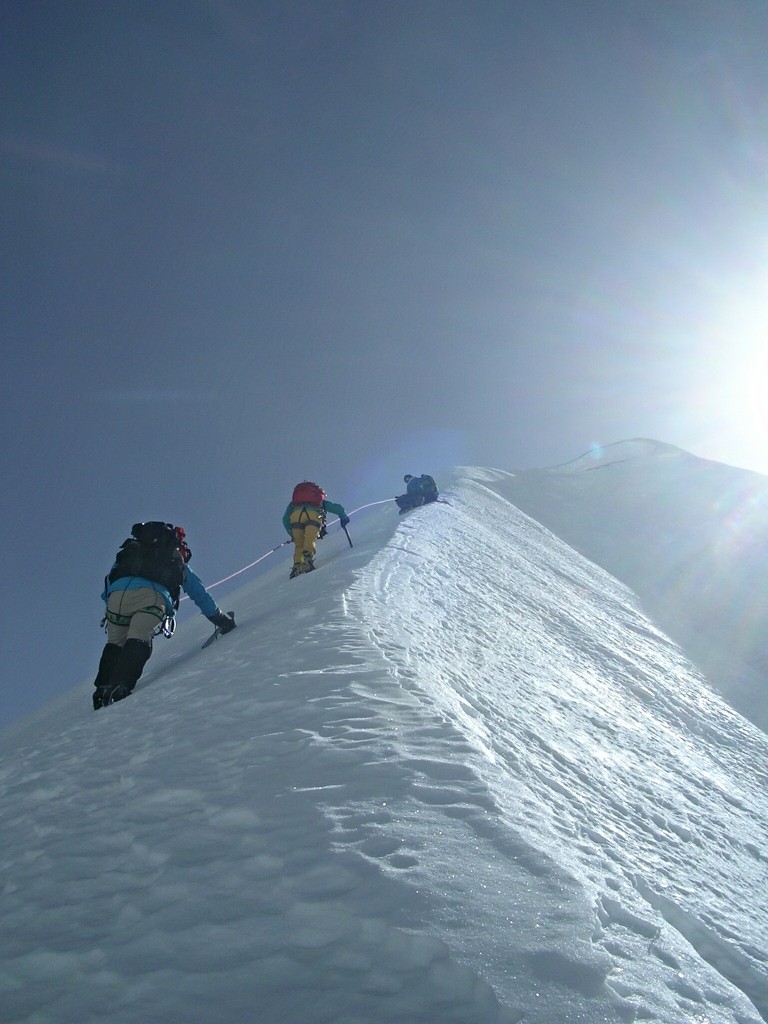Steiler Aufstieg zum Tarpu Chuli in Nepal