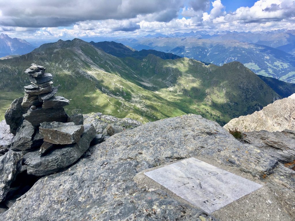 Ausblick Pfannspitze am Karnischen Höhenweg