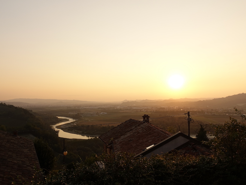 Piemont: Sonnenuntergang in Barbaresco