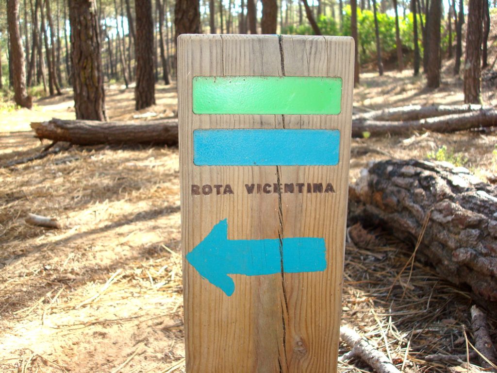 Wegmarkierung am Rota Vicentina in Portugal
