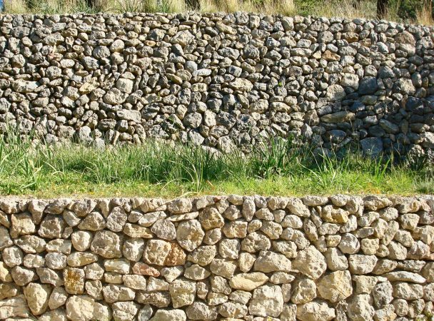 Trockensteinmauer am GR 221 Weitwanderweg auf Mallorca