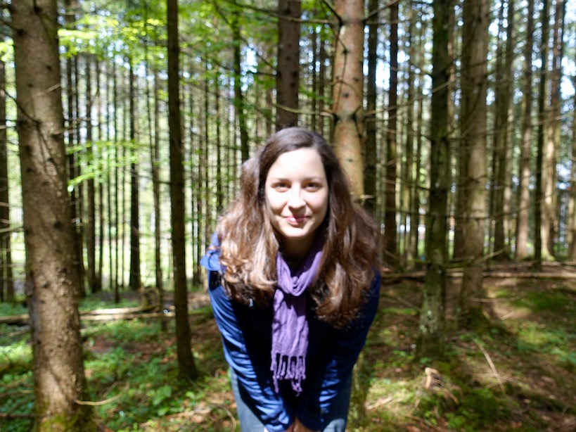 Ich stehe mitten im Wald